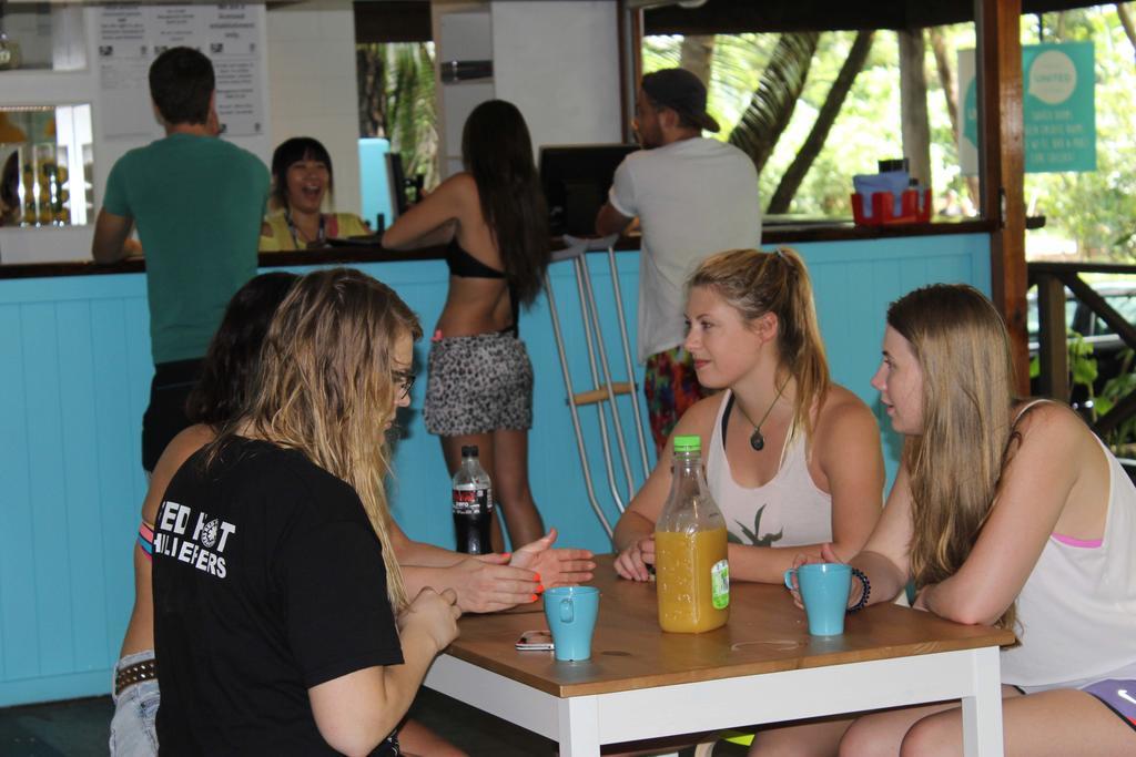 Хостел Port Douglas Backpackers Екстер'єр фото